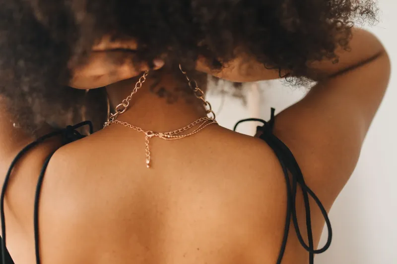 Le pouvoir silencieux des petits accessoires : quand le détail devient signature